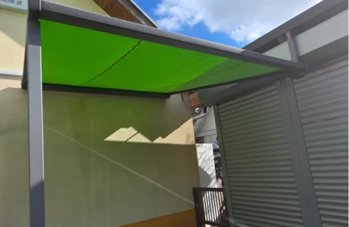 Grüne Markise